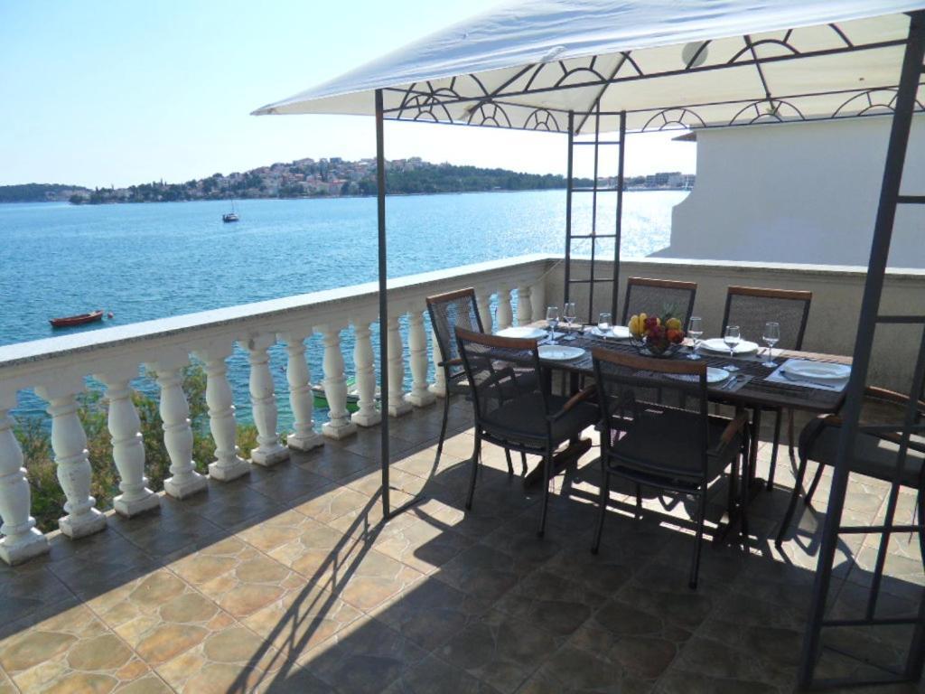 Sunset Beachfront Residence Rogoznica  Exterior foto